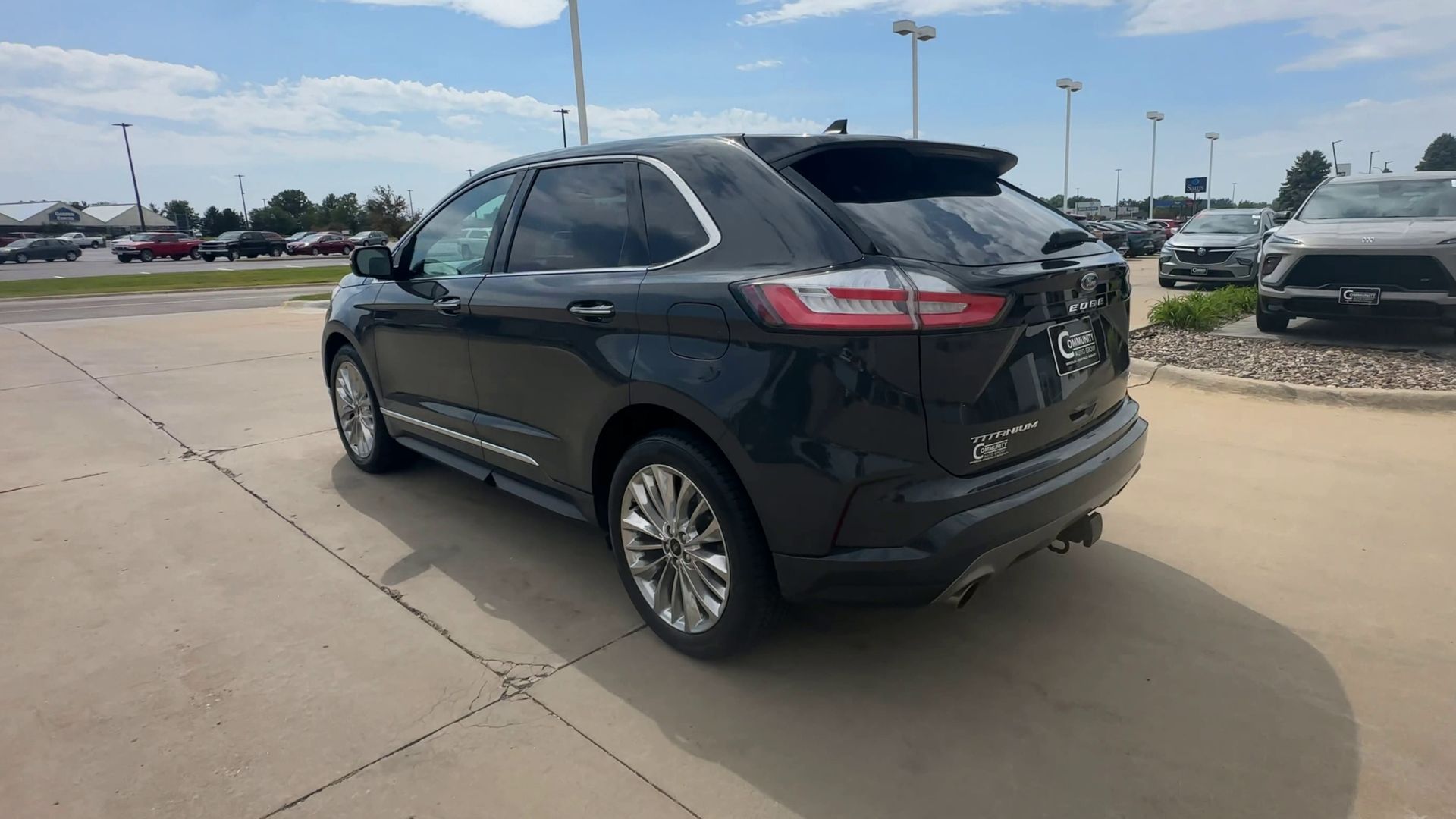 2021 Ford Edge Titanium photo 5