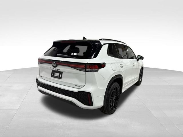 2026 Volkswagen Tiguan SE R-Line Black photo 4