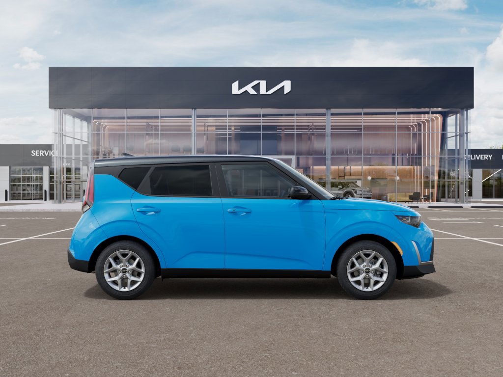 2025 Kia Soul S photo 7
