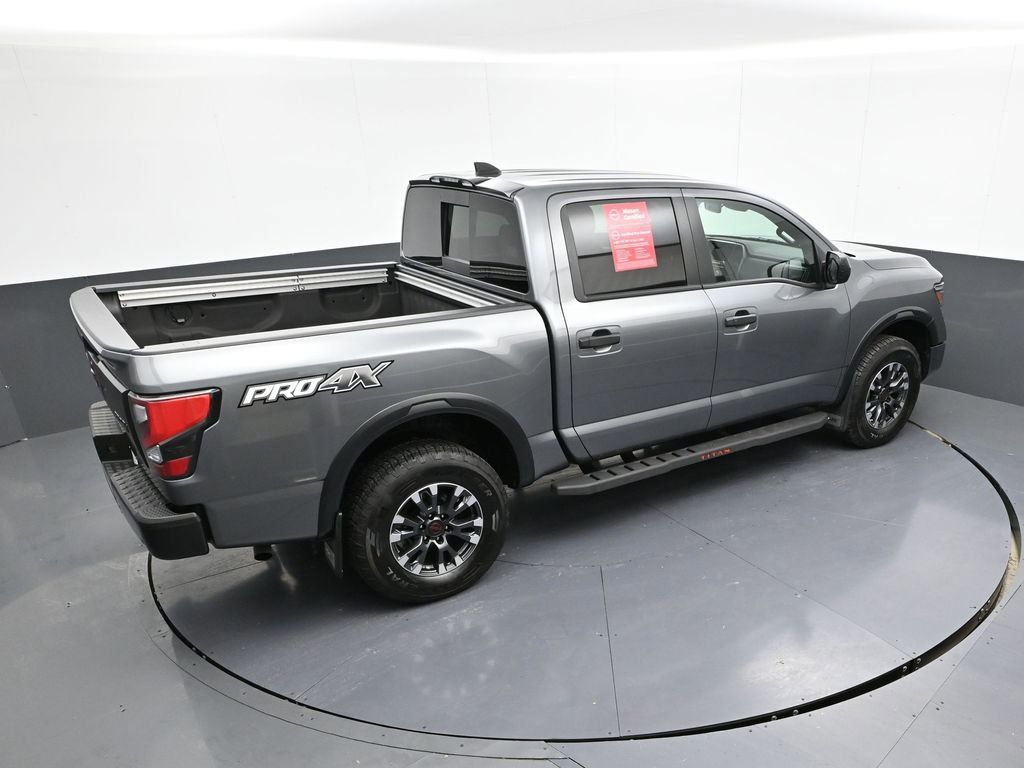 2024 Nissan Titan PRO-4X photo 15