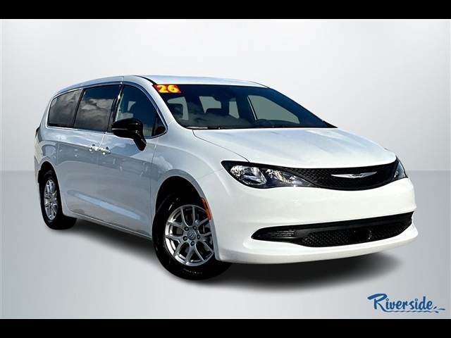 2026 Chrysler Voyager LX's photo