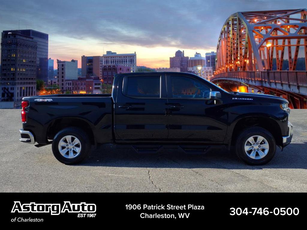 2021 Chevrolet Silverado 1500 LT photo 2