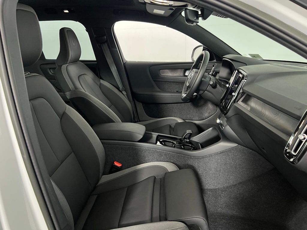 2023 Volvo XC40 Recharge Ultimate photo 28