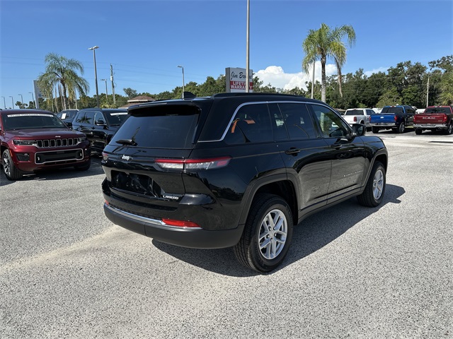 2025 Jeep Grand Cherokee Laredo X photo 2