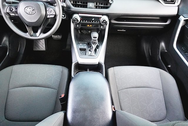 Used 2024  Toyota XLE image 19