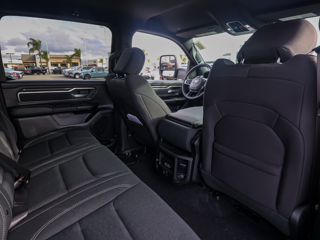 New 2026 Diamond Black Crystal Pearl-Coat Exterior Paint RAM Big Horn/Lone Star image 15