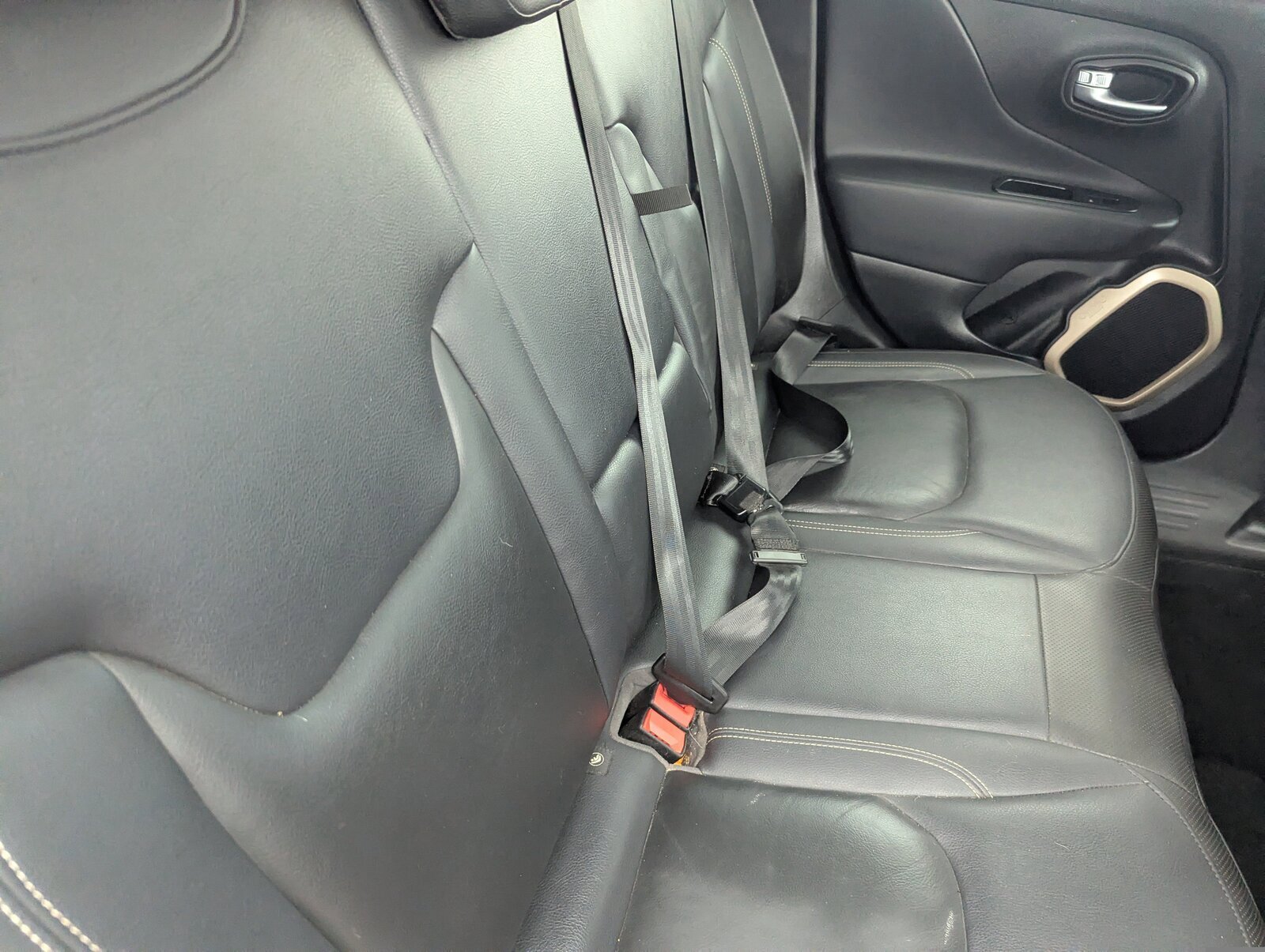 2016 Jeep Renegade Limited photo 12