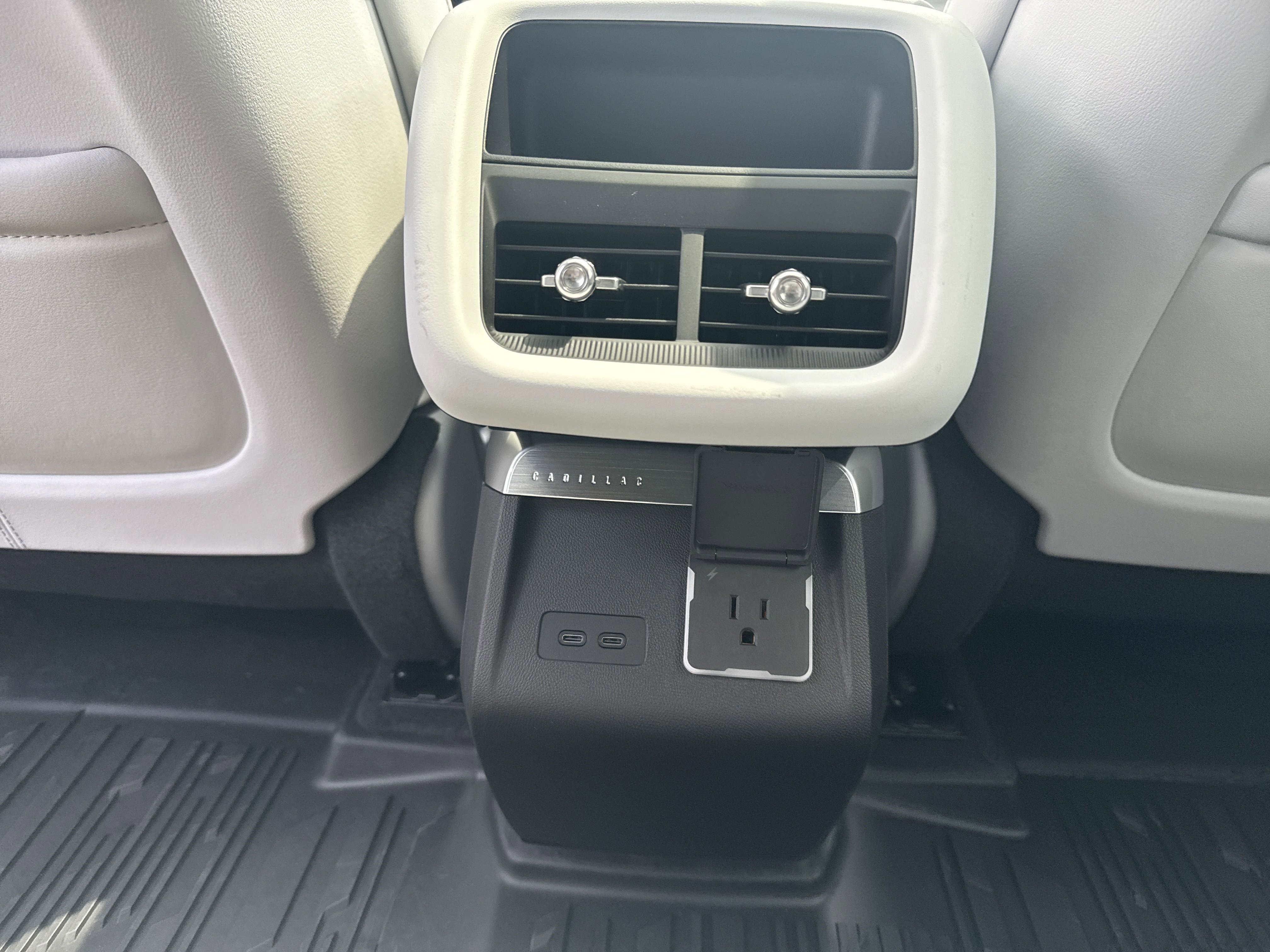 2025 Cadillac Lyriq Sport photo 18