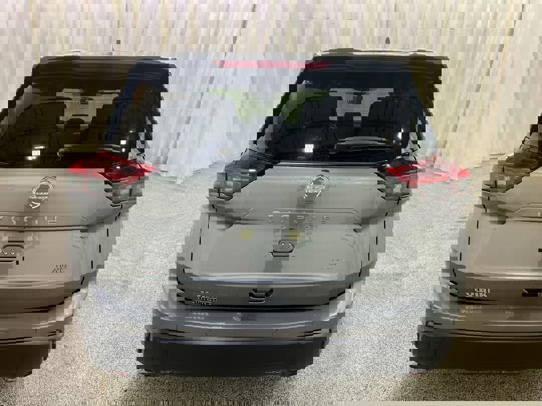 2026 Nissan Rogue SV photo 4