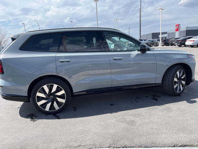 2025 Volvo EX90 Twin Motor Ultra photo 3