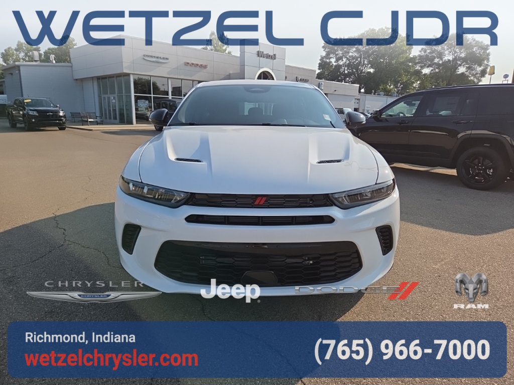 2025 Dodge Hornet GT photo 2