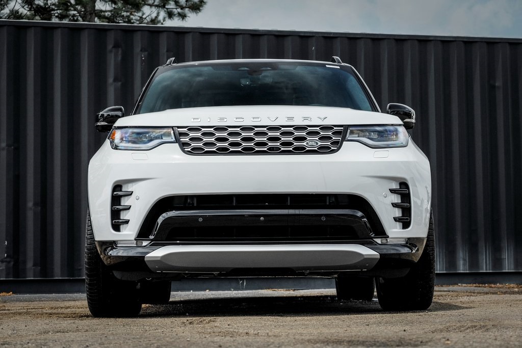 2025 Land Rover Discovery Metropolitan Edition photo 4