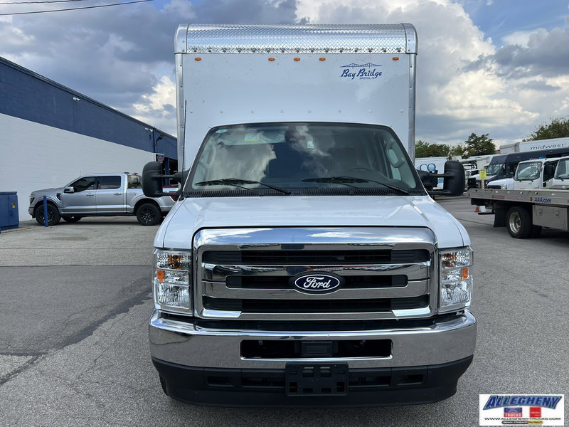 2026 Ford E-450 photo 3