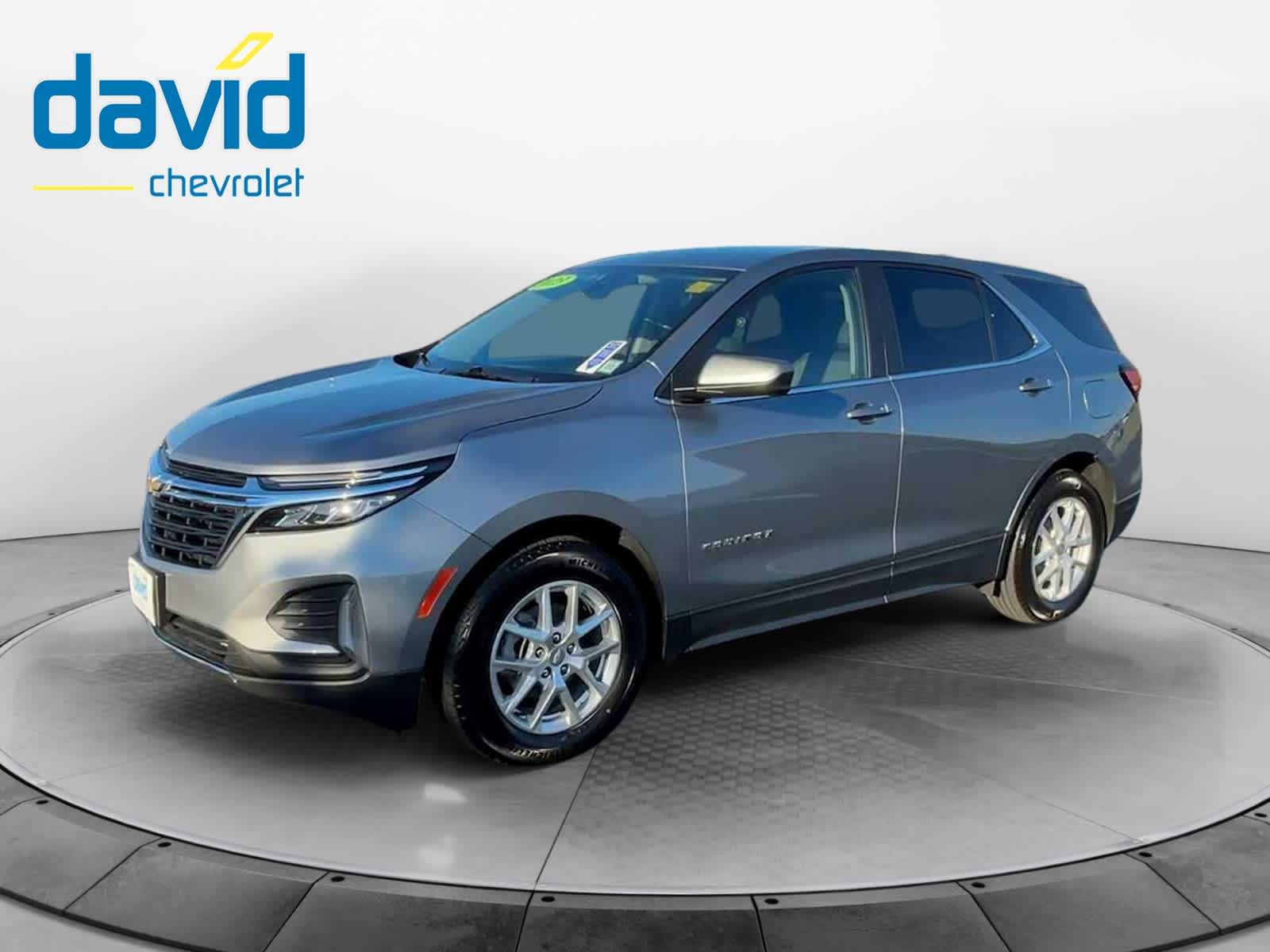 2023 Chevrolet Equinox LT photo 3