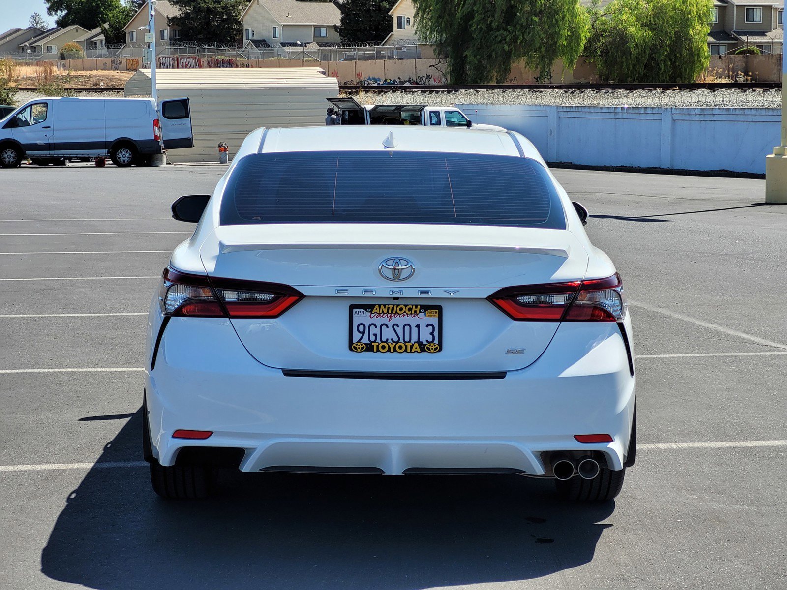 2023 Toyota Camry SE photo 4