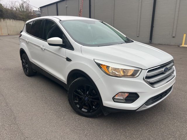2017 Ford Escape SE's photo