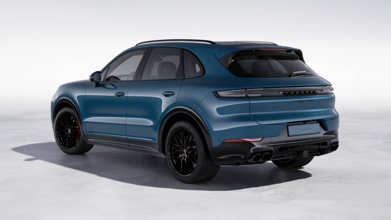 2026 Porsche Cayenne GTS photo 3