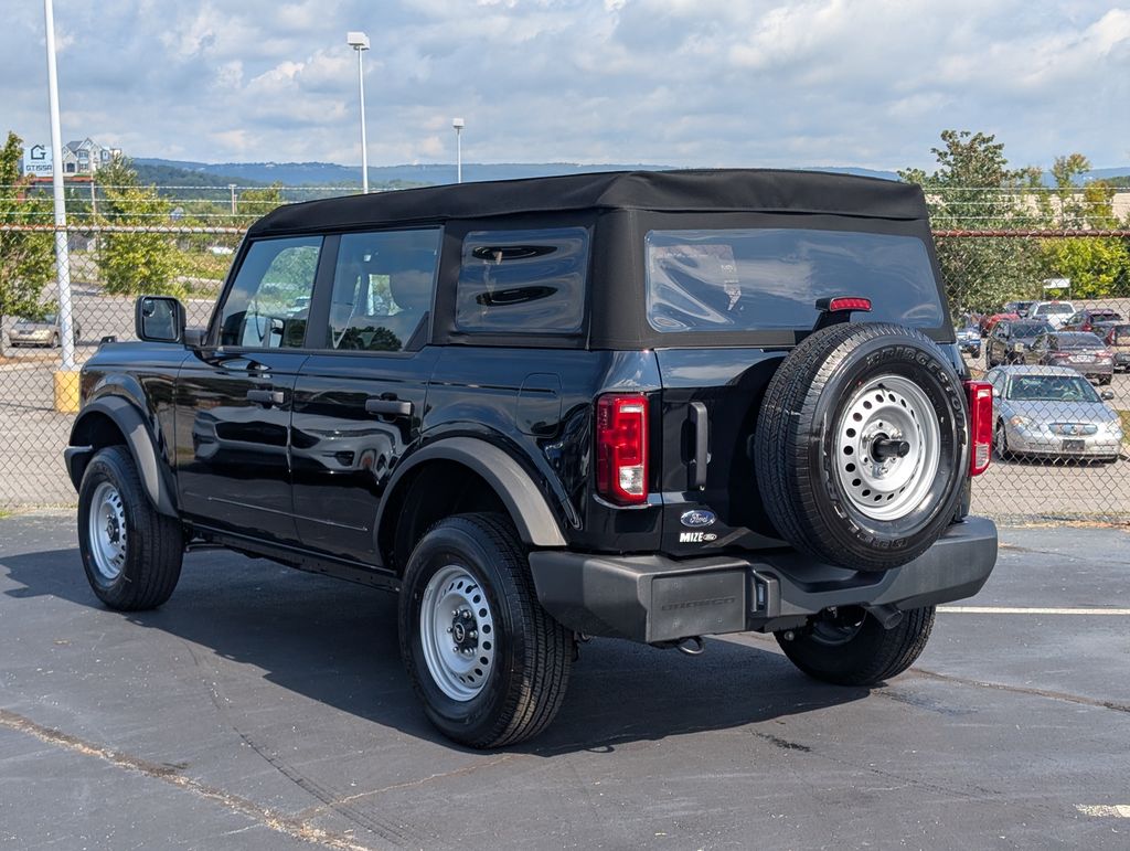 2025 Ford Bronco Base photo 4
