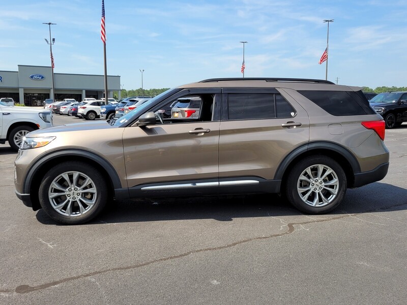 2021 Ford Explorer XLT photo 3