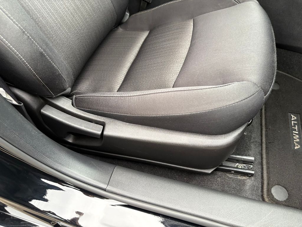 2024 Nissan Altima 2.5 SV photo 23