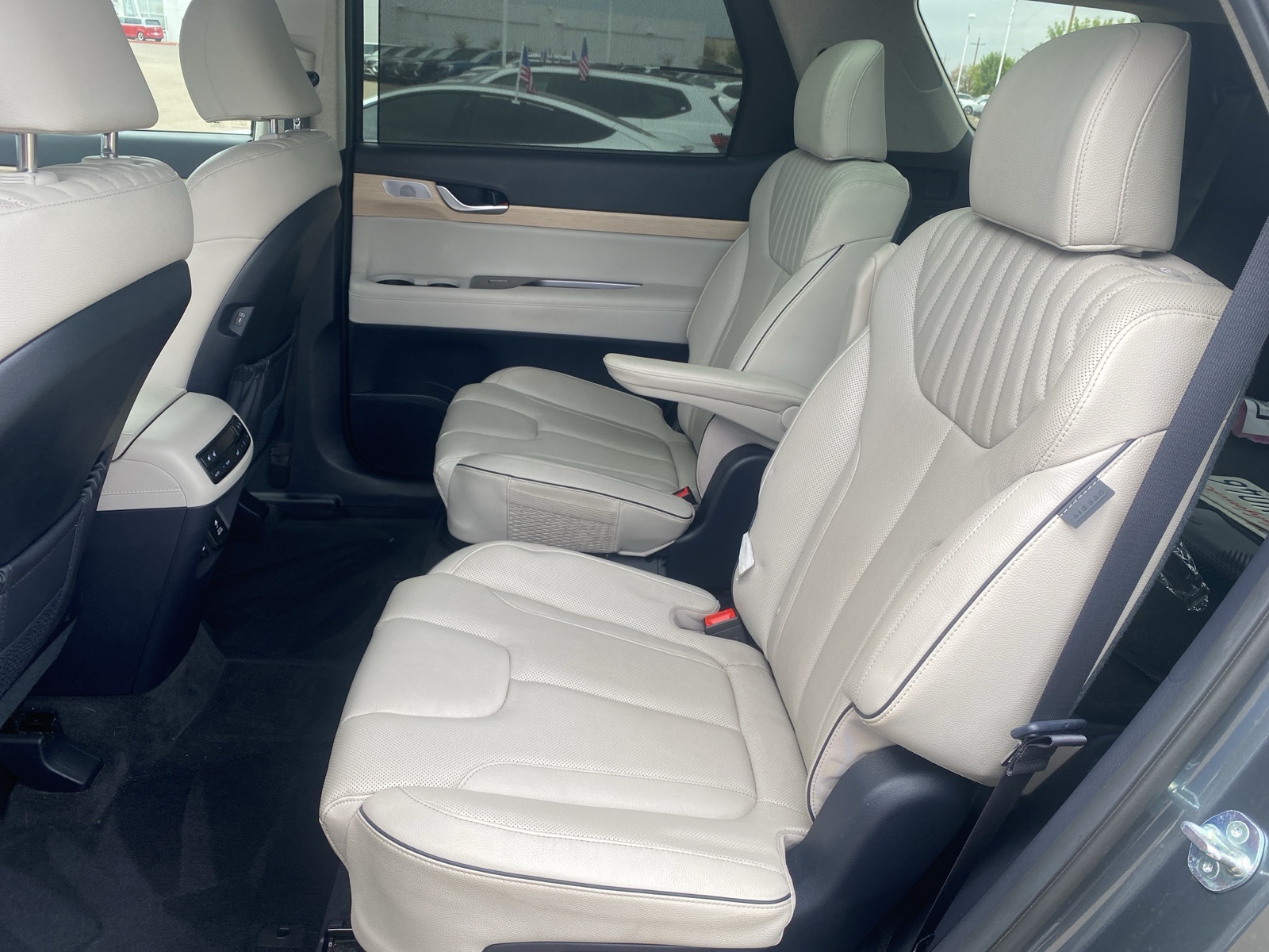 2024 Hyundai Palisade Limited photo 10