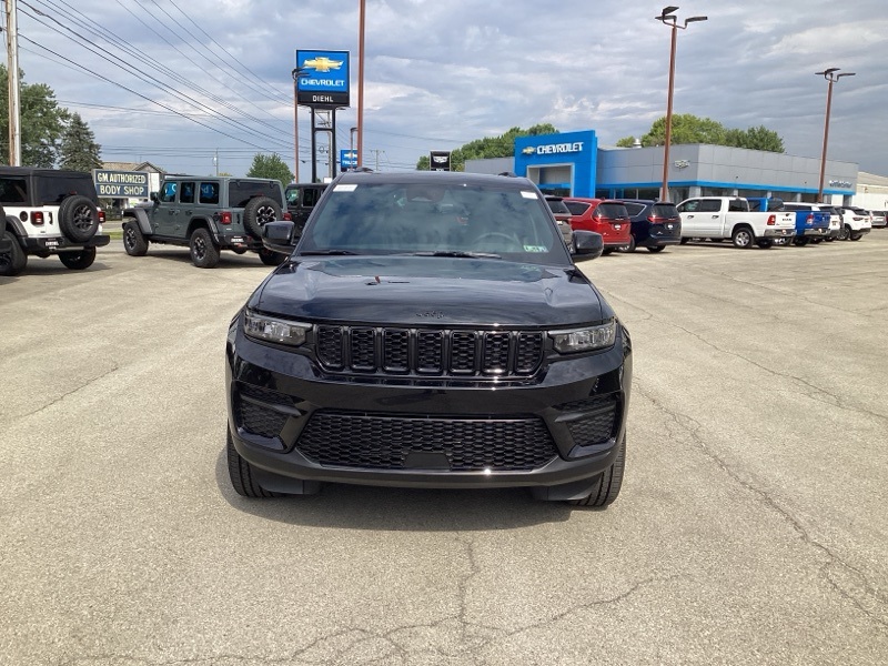 2025 Jeep Grand Cherokee Altitude X photo 2