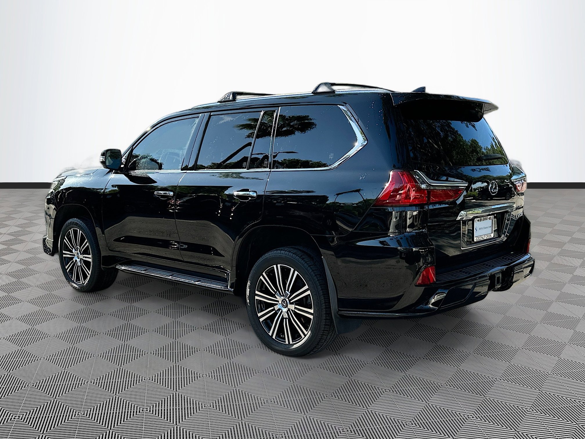 2020 Lexus LX 570 photo 5