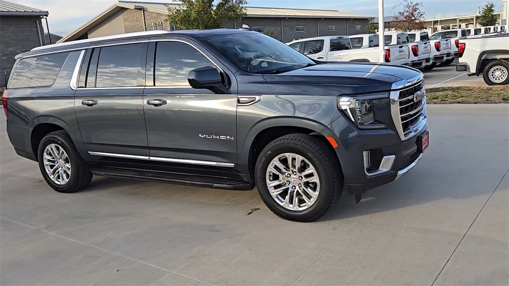 2021 GMC Yukon SLT's photo