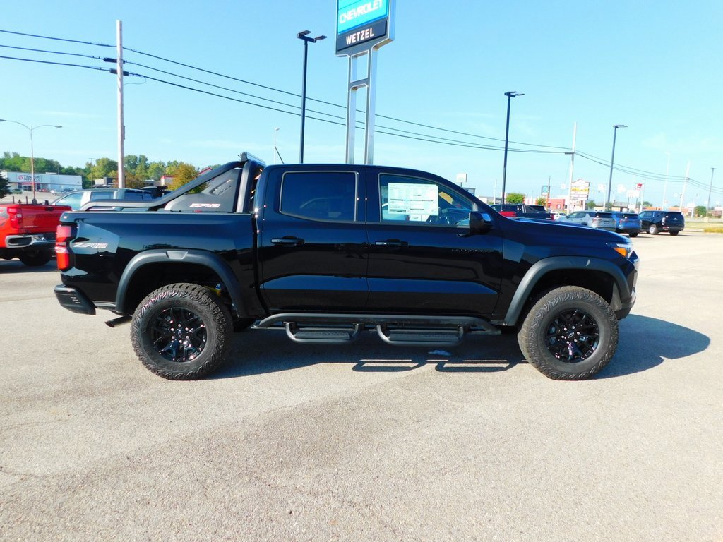 2025 Chevrolet Colorado ZR2 photo 2