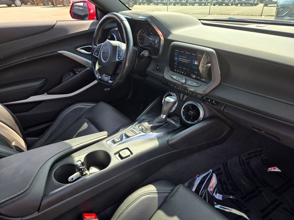 2023 Chevrolet Camaro 2LT photo 7