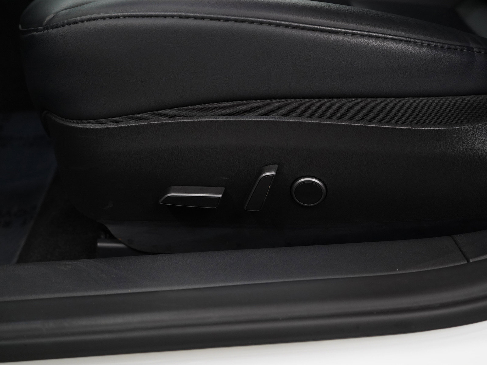 2023 Tesla Model 3 Long Range photo 18