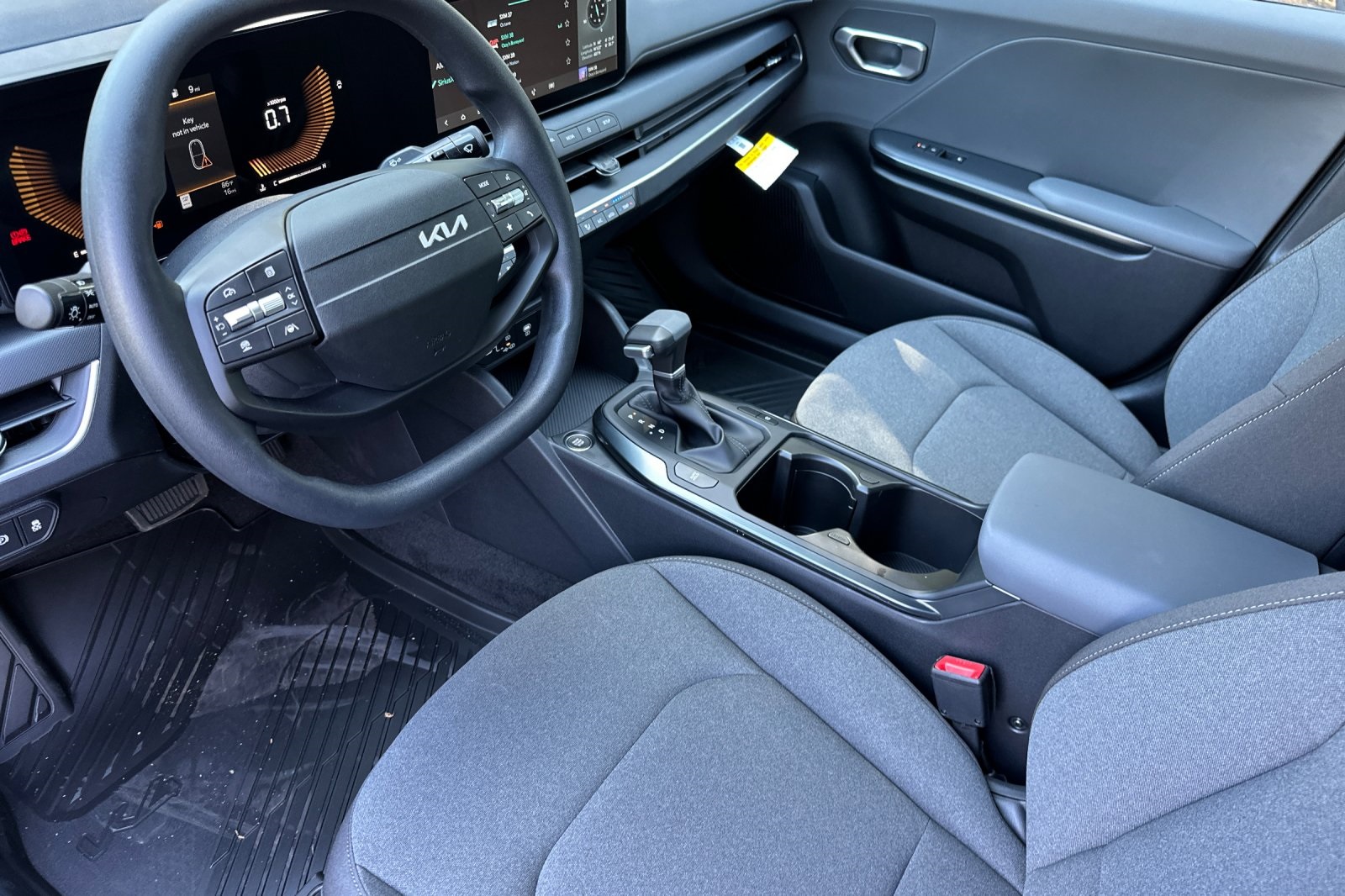 2025 Kia K4 LXS photo 6