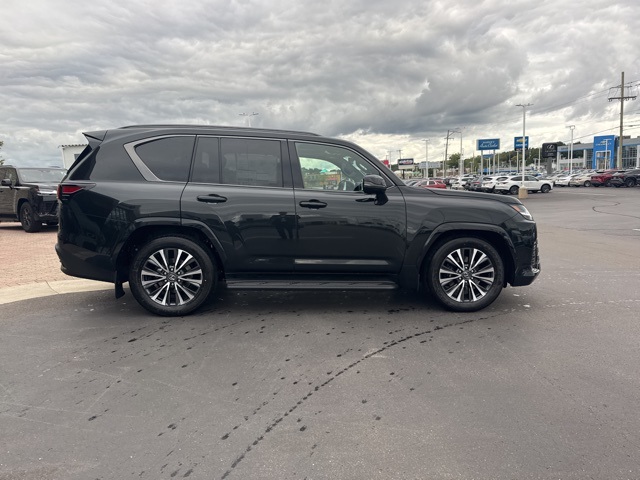 2025 Lexus LX 600 Premium photo 2
