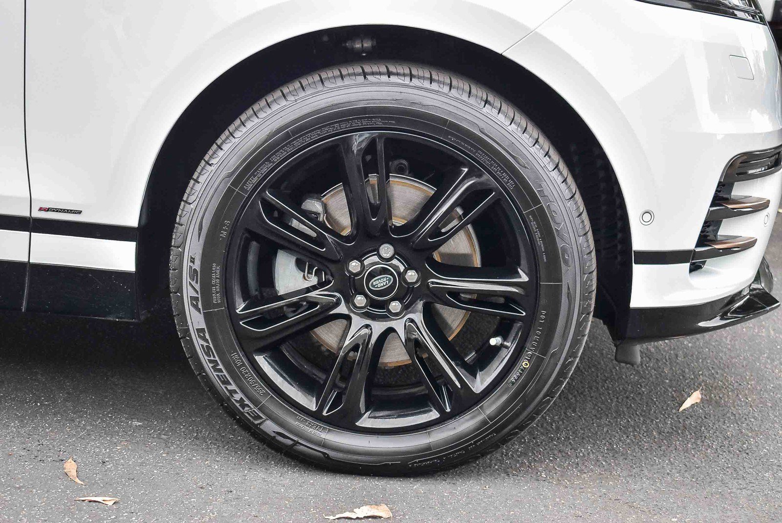 2021 Land Rover Range Rover Velar R-Dynamic S photo 9