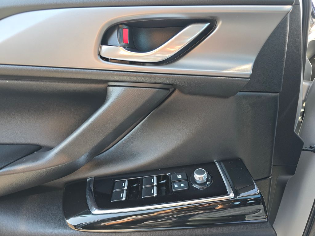 2022 Mazda CX-9 Touring photo 19