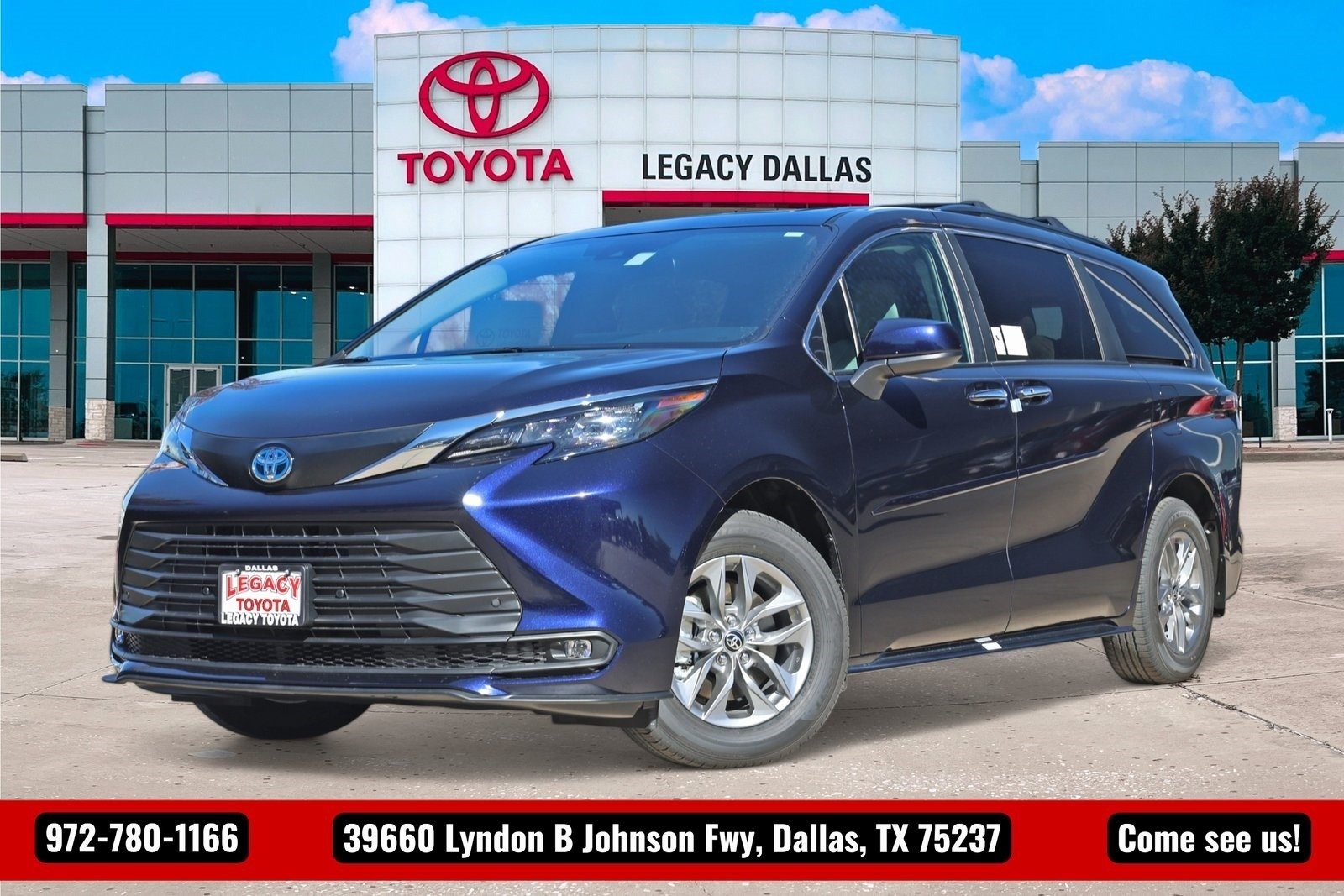 2026 Toyota Sienna XLE's photo