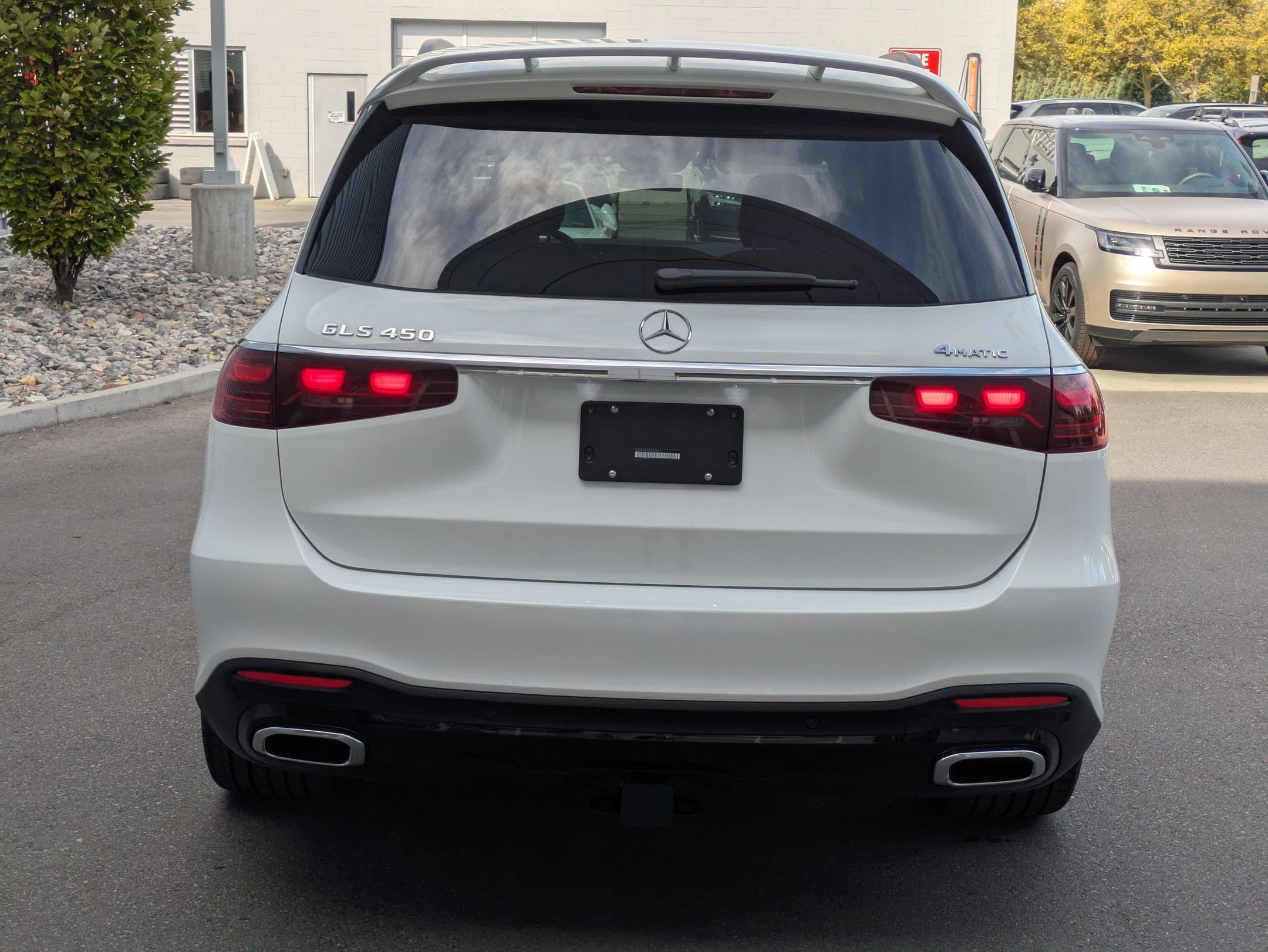 2025 Mercedes Benz GLS 450 4MATIC photo 4