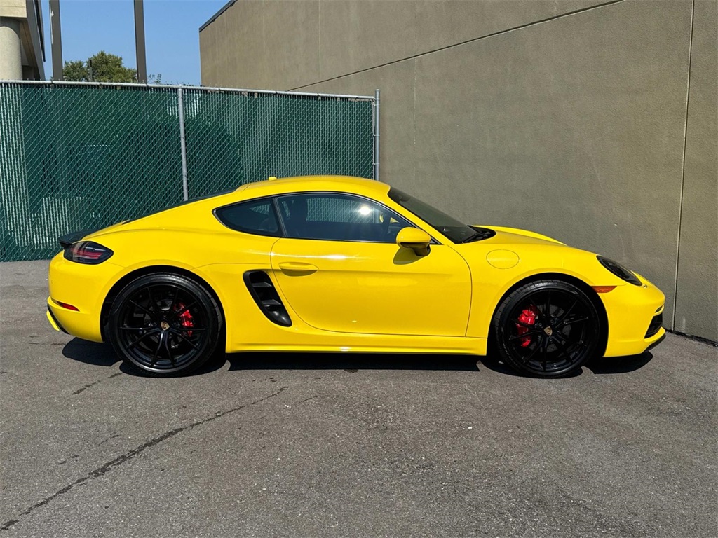 2024 Porsche Cayman S photo 9
