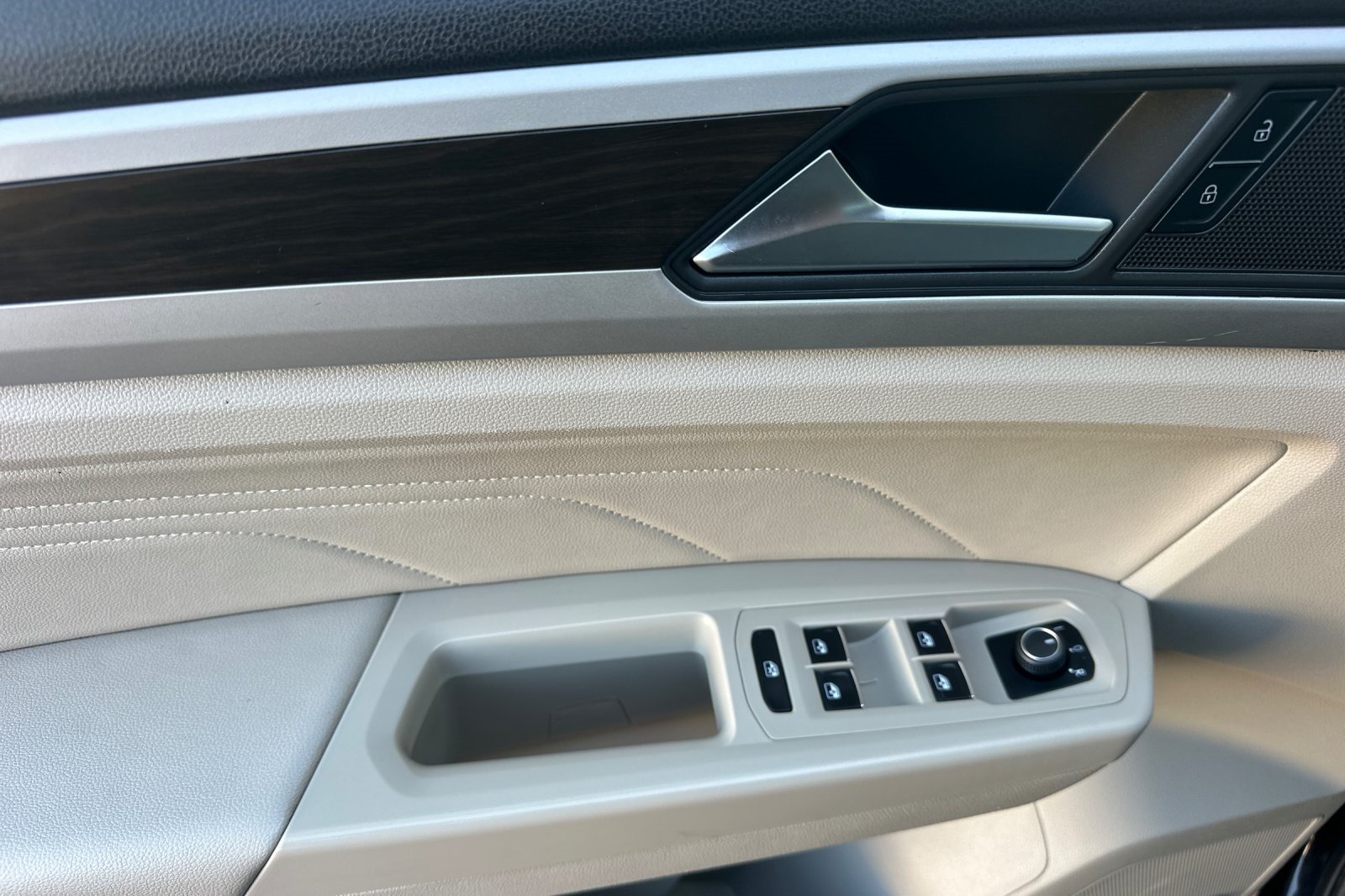 2022 Volkswagen Atlas SE Technology photo 11
