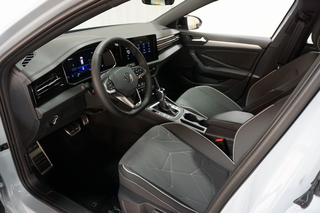 2025 Volkswagen Jetta 1.5T Sport photo 8