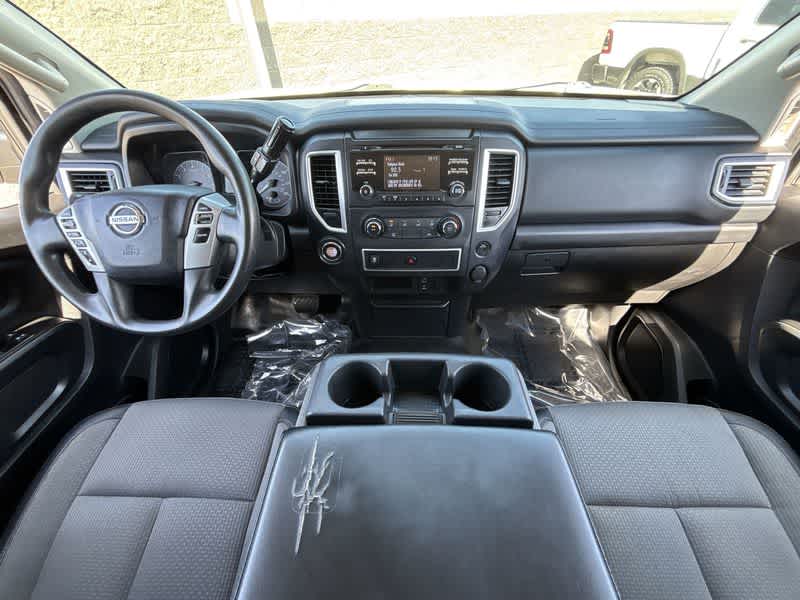2017 Nissan Titan S photo 11