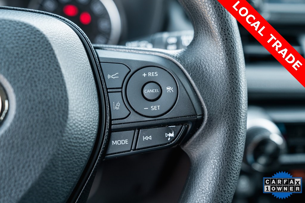 2021 Toyota RAV4 XLE photo 14