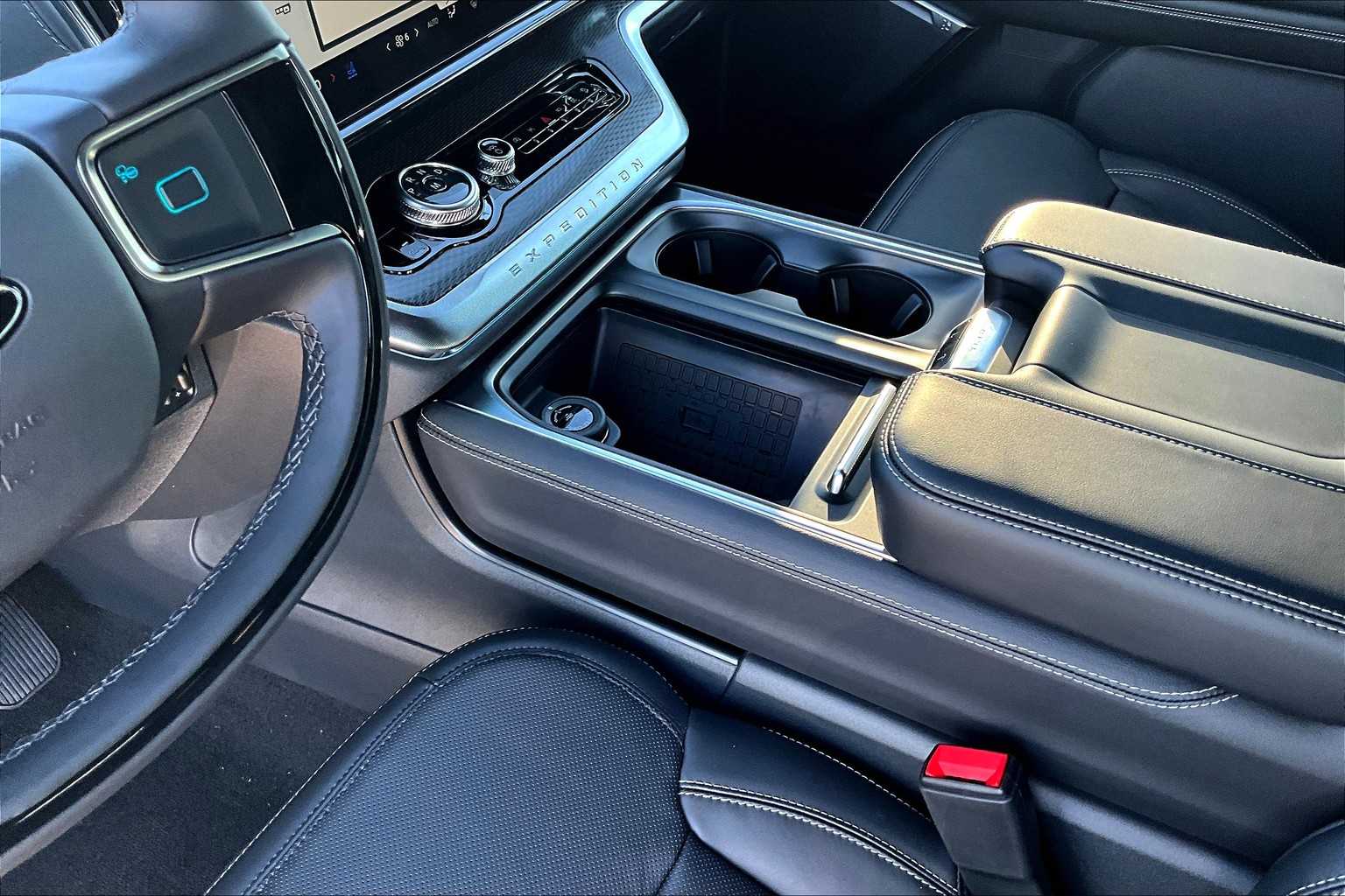 2025 Ford Expedition Platinum photo 7