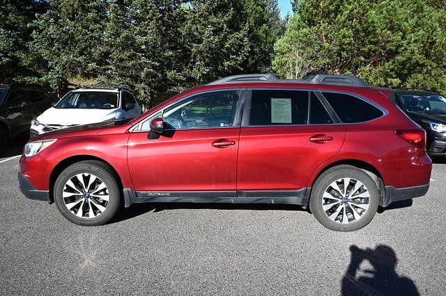 2015 Subaru Outback 2.5i photo 2