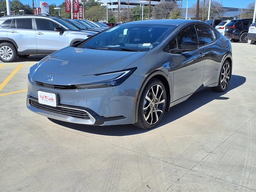 2026 Toyota Prius XSE's photo