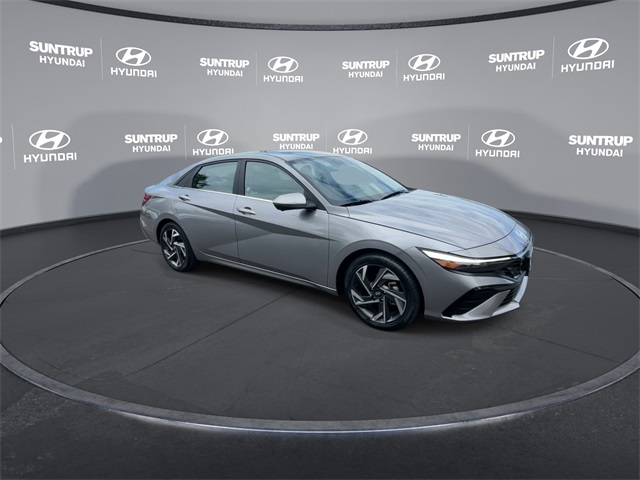 2024 Hyundai Elantra Limited photo 2