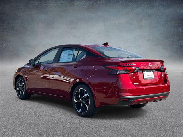2025 Nissan Versa SR photo 4