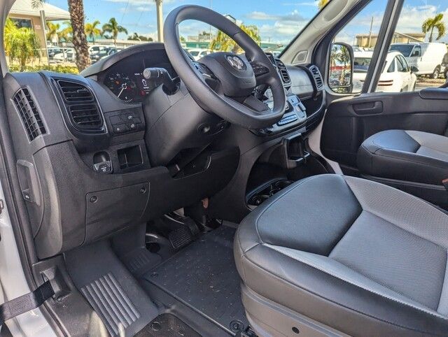 2025 Ram 3500 Tradesman photo 8