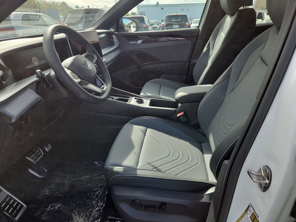 2025 Volkswagen Tiguan SE R-Line Black photo 8