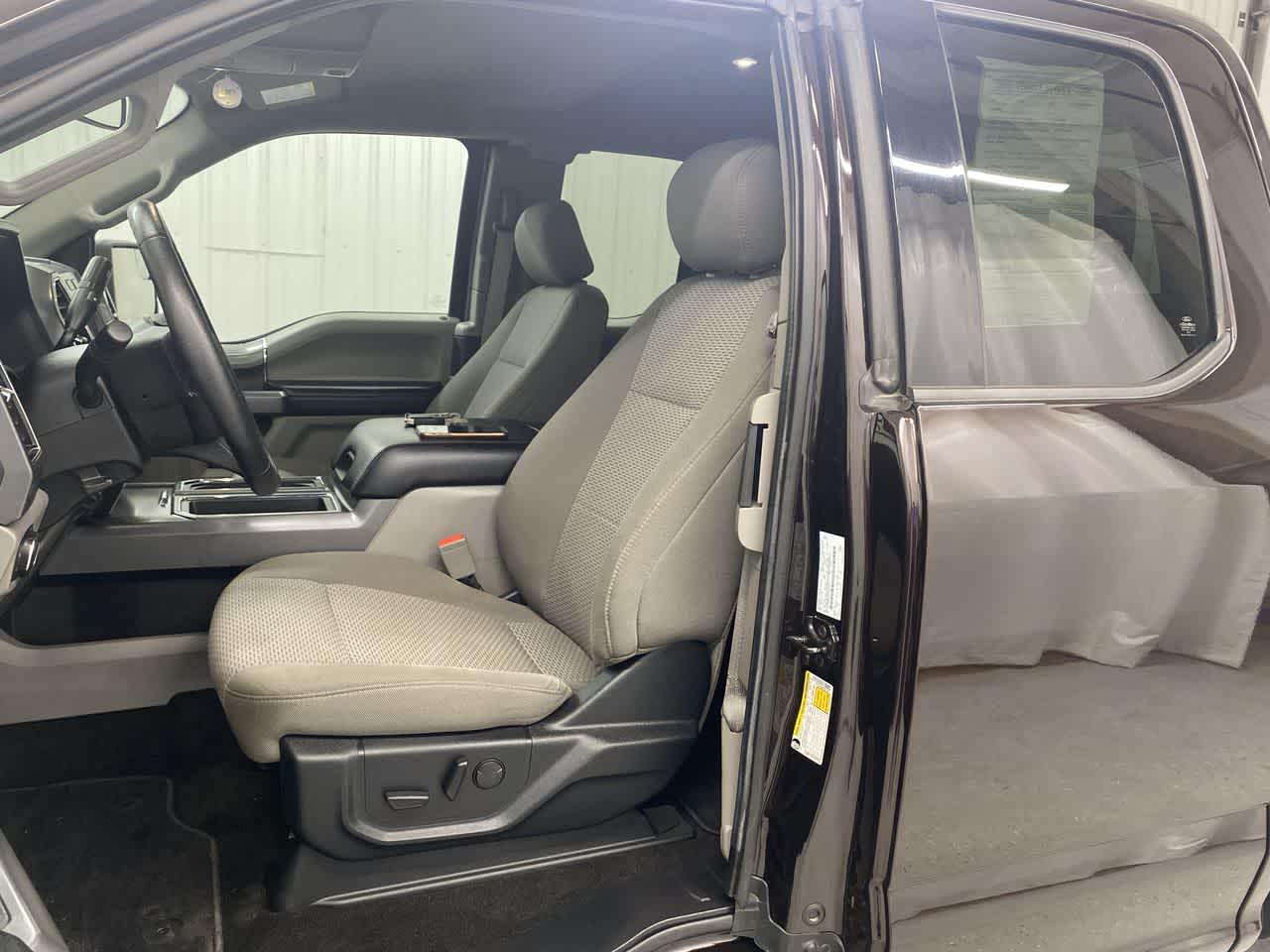 2019 Ford F-150 XLT photo 2